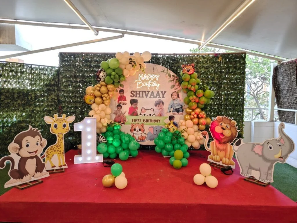 Jungle Theme Ring Decoration